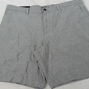 NWT Banana Republic Men's Light Gray Linen And Cotton Blend Shorts